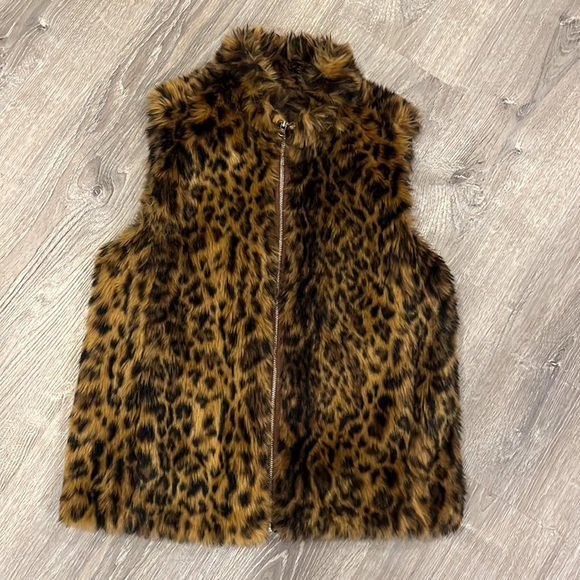 Women’s J. Crew Faux Fur Cheetah Print Fluffy Vest Sz XS - Picture 4 of 8